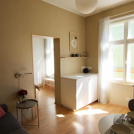 The Yellow House Studio, Free Parking Lejlighed *